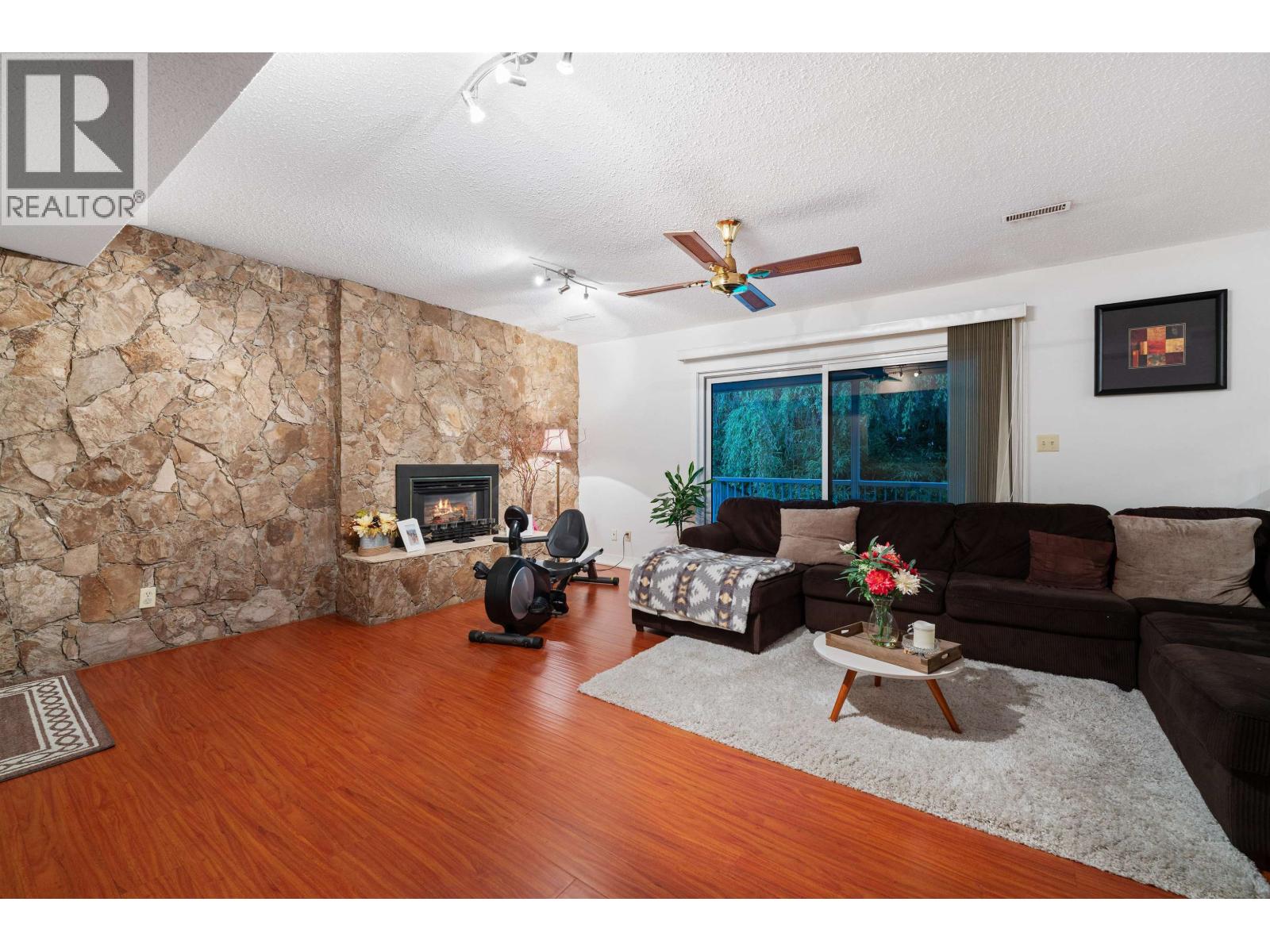Photo 23 of 21034 Barker Avenue, Maple Ridge BC