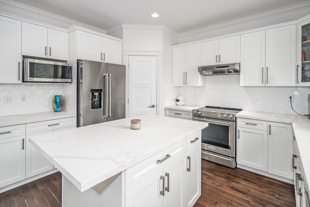Photo 3 of 6848 198 B Street, Langley BC