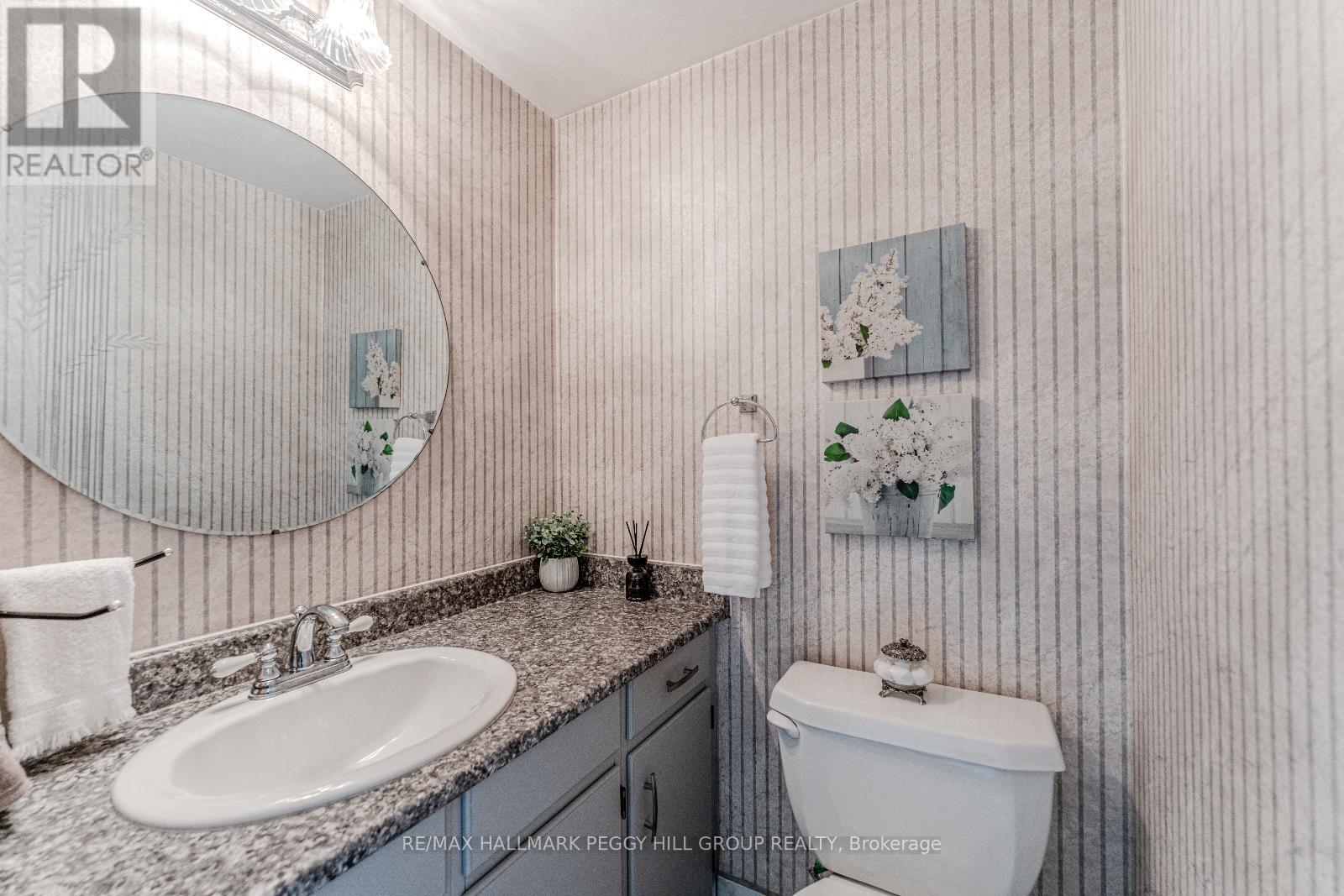 Photo 11 of 102 Tudhope Boulevard, Oromedonte ON