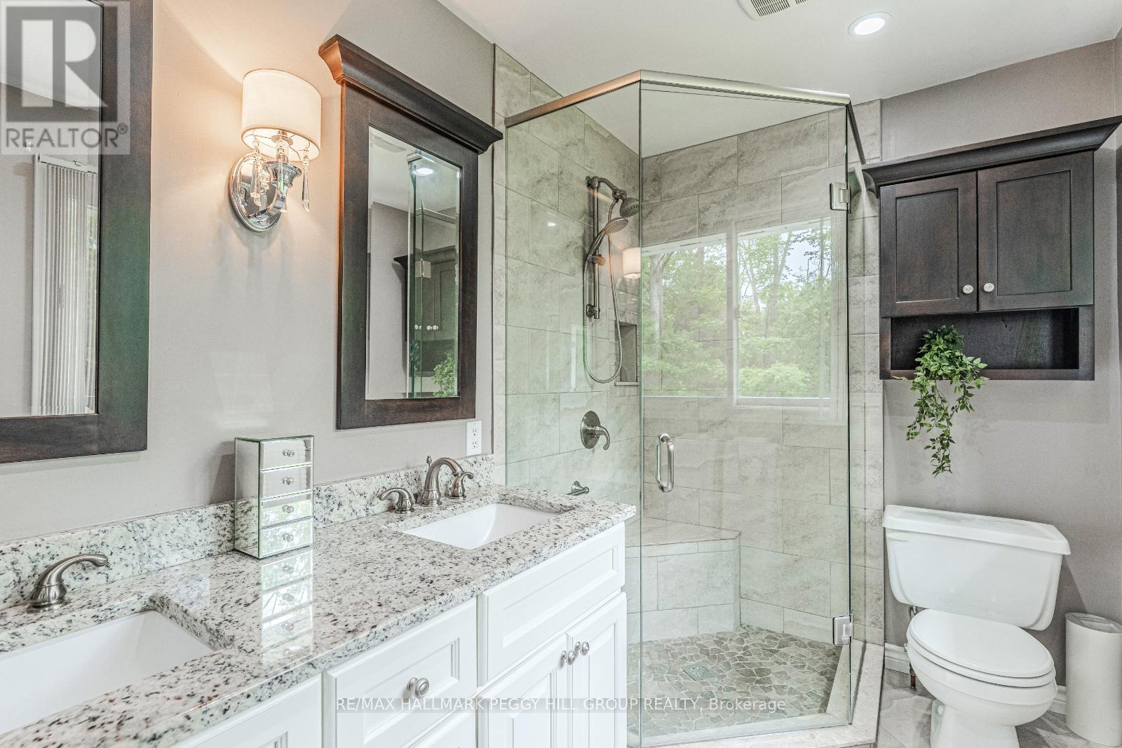 Photo 16 of 102 Tudhope Boulevard, Oromedonte ON