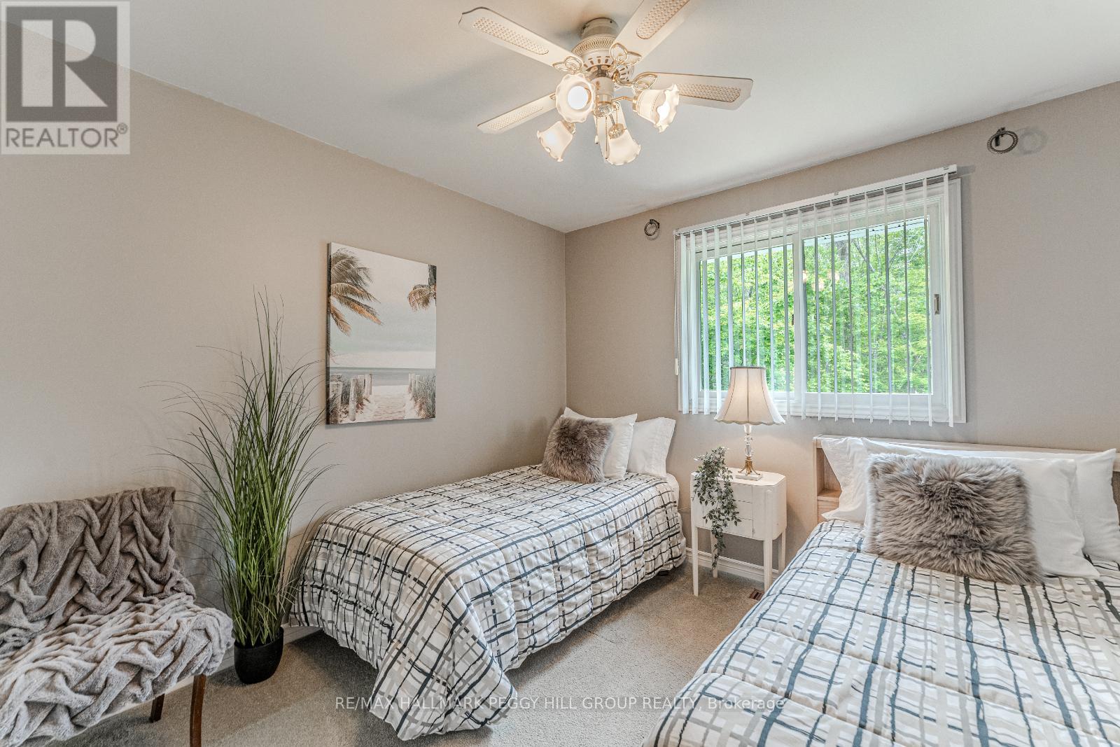 Photo 18 of 102 Tudhope Boulevard, Oromedonte ON