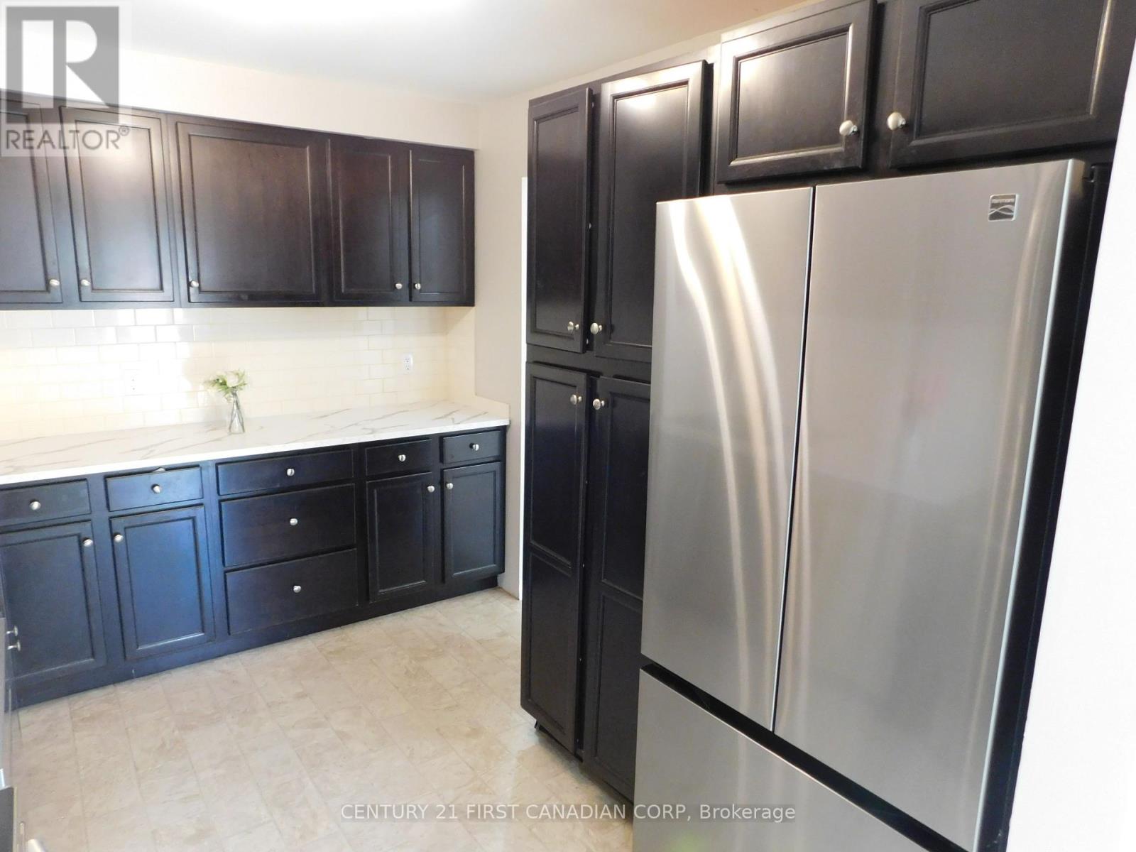 Photo 11 of 2 500 Osgoode Drive, London South ON