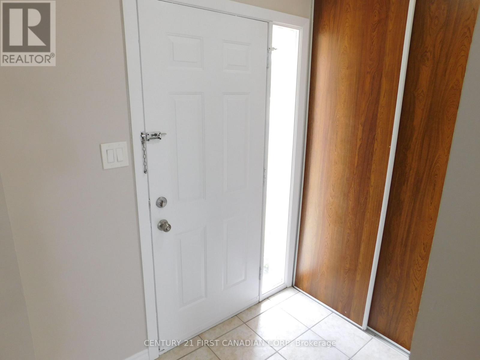 Photo 2 of 2 500 Osgoode Drive, London South ON