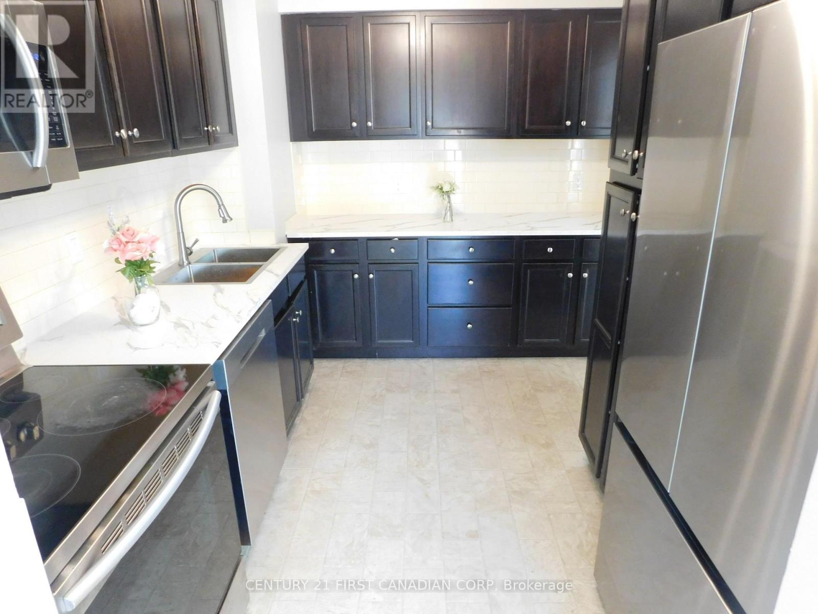 Photo 8 of 2 500 Osgoode Drive, London South ON