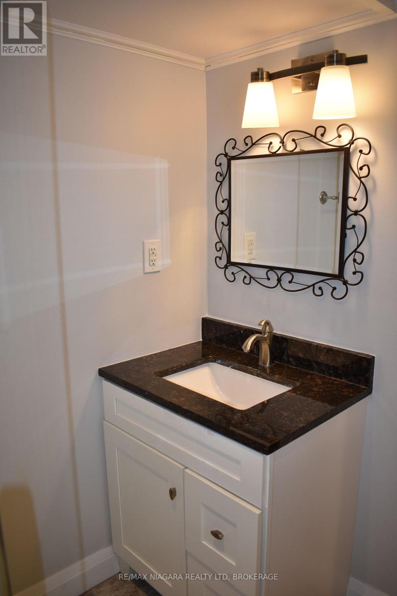 Photo 12 of 34 Barry Street, St Catharines ON