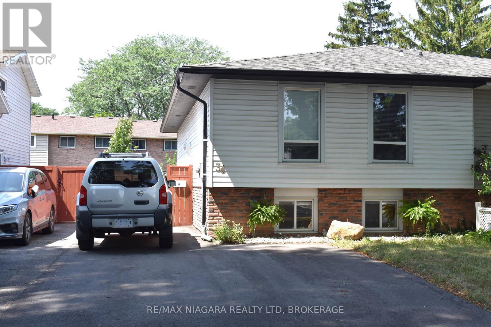 Photo 25 of 34 Barry Street, St Catharines ON