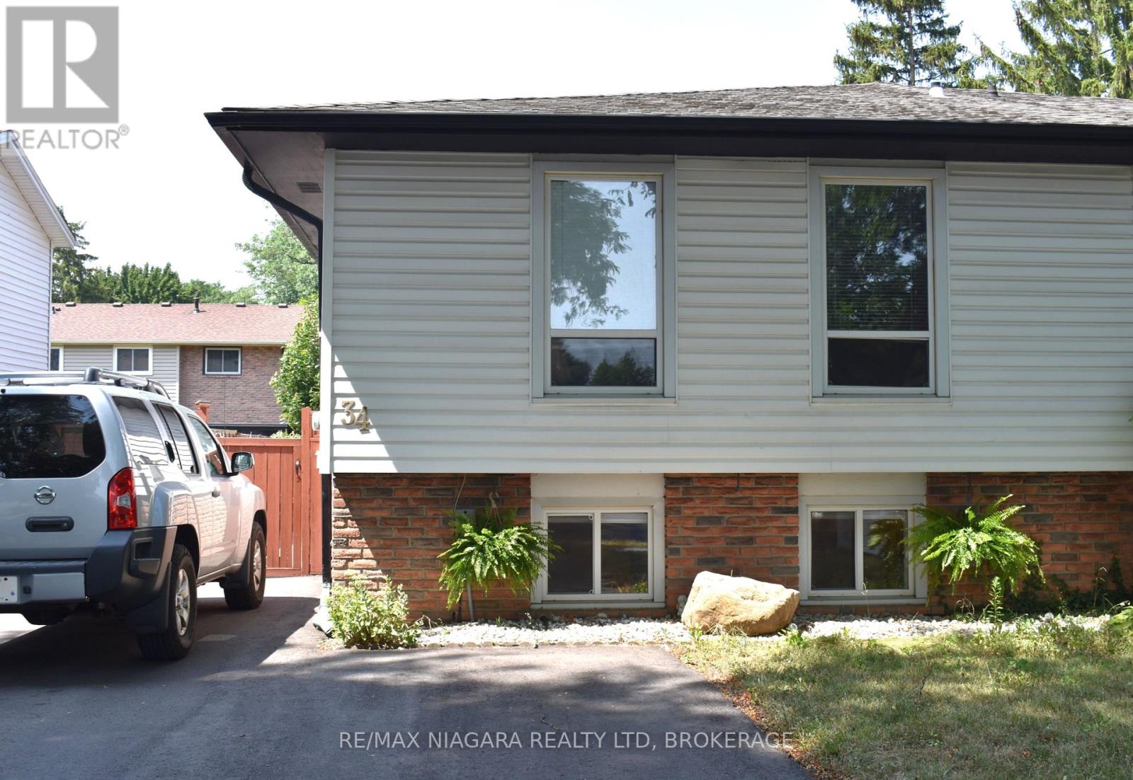 Photo 26 of 34 Barry Street, St Catharines ON