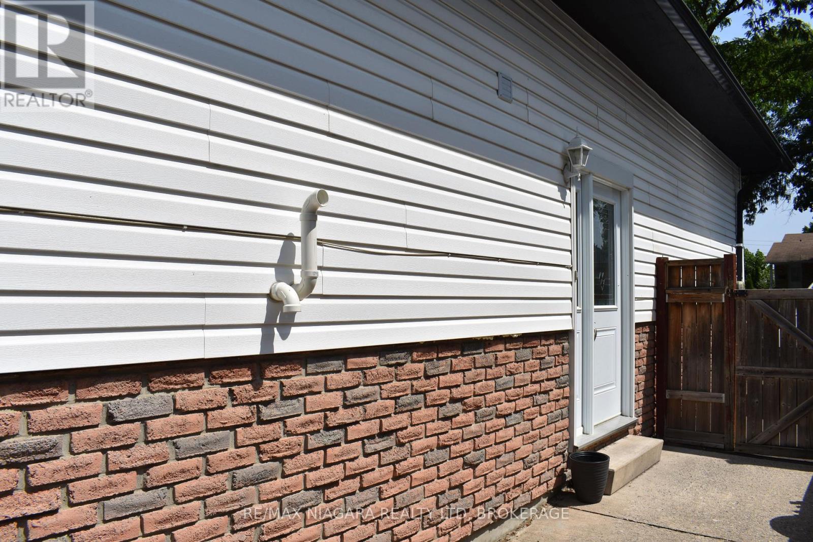 Photo 27 of 34 Barry Street, St Catharines ON