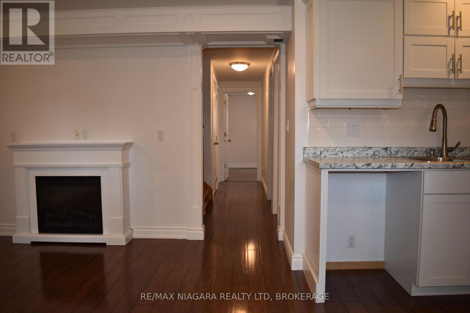 Photo 4 of 34 Barry Street, St Catharines ON