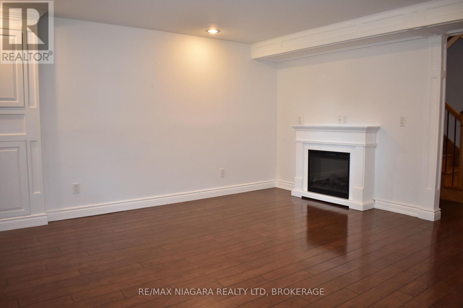 Photo 5 of 34 Barry Street, St Catharines ON