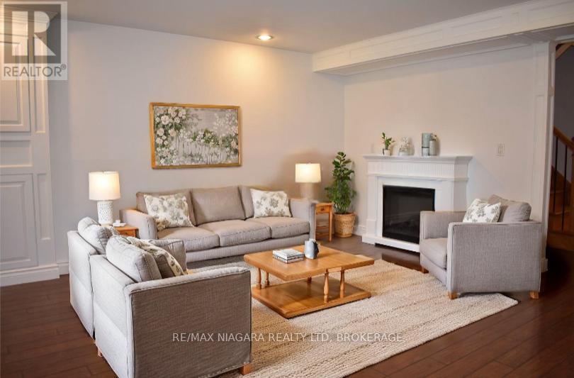 Photo 6 of 34 Barry Street, St Catharines ON
