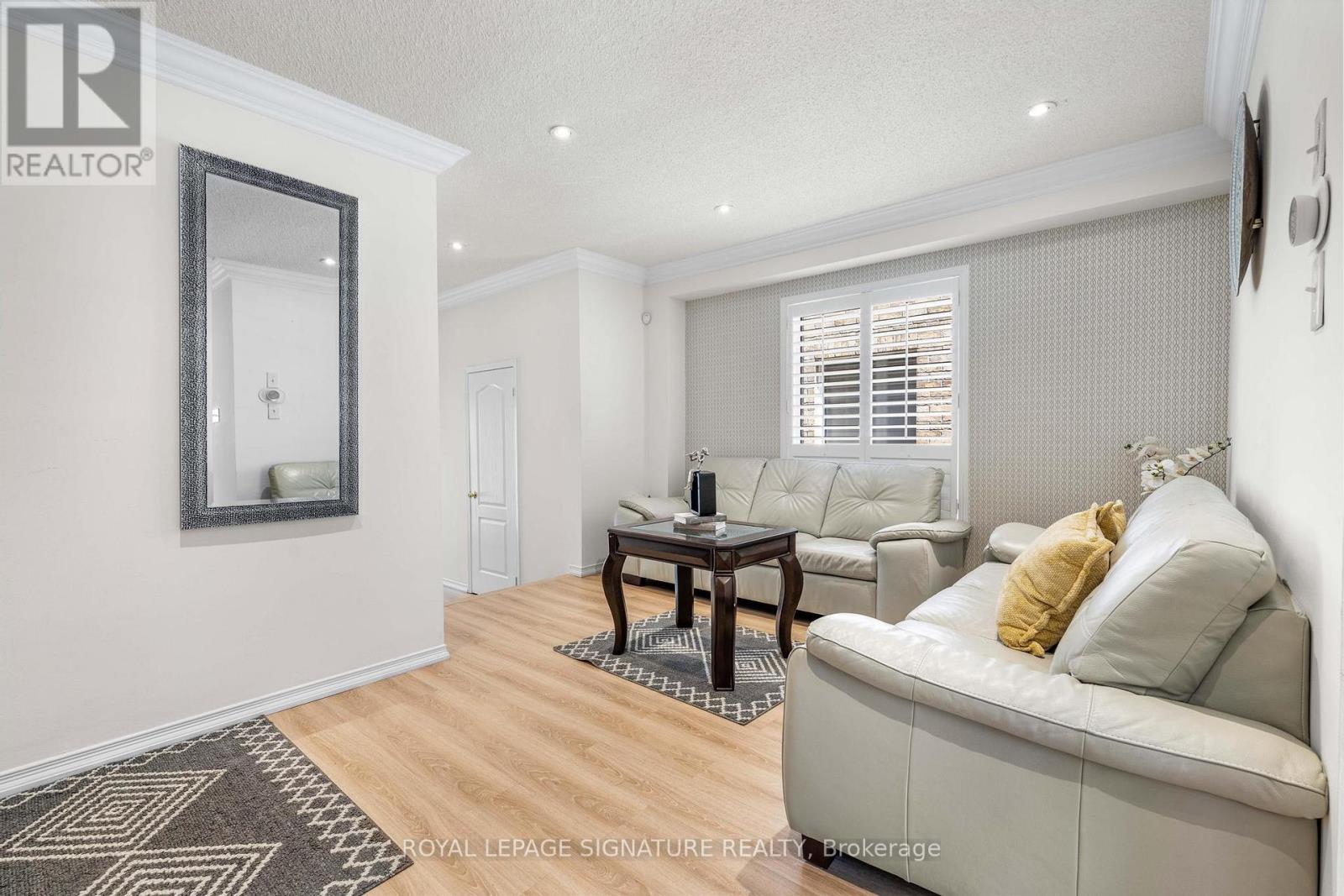 Photo 11 of 3940 Skyview Street, Mississauga ON