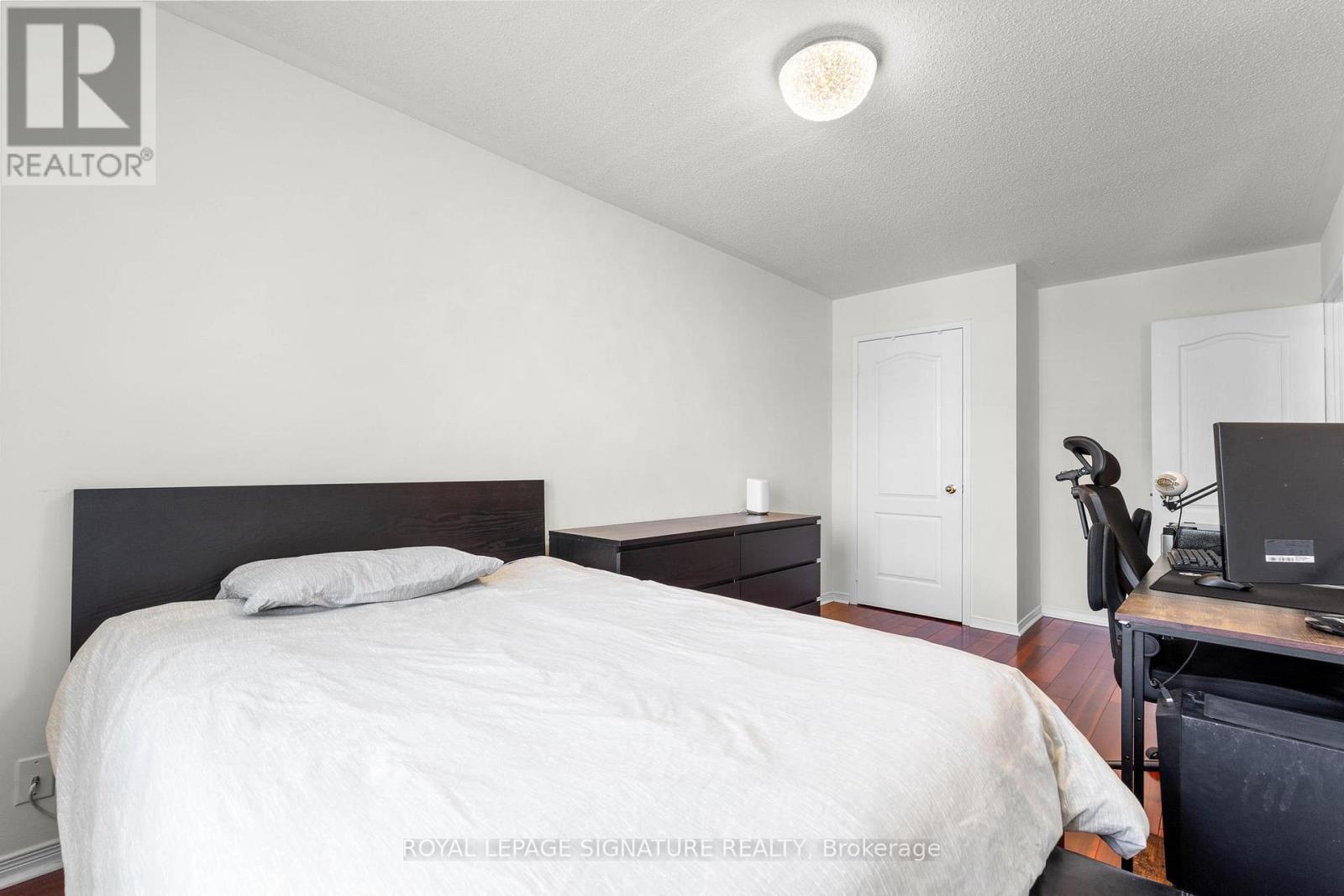 Photo 24 of 3940 Skyview Street, Mississauga ON