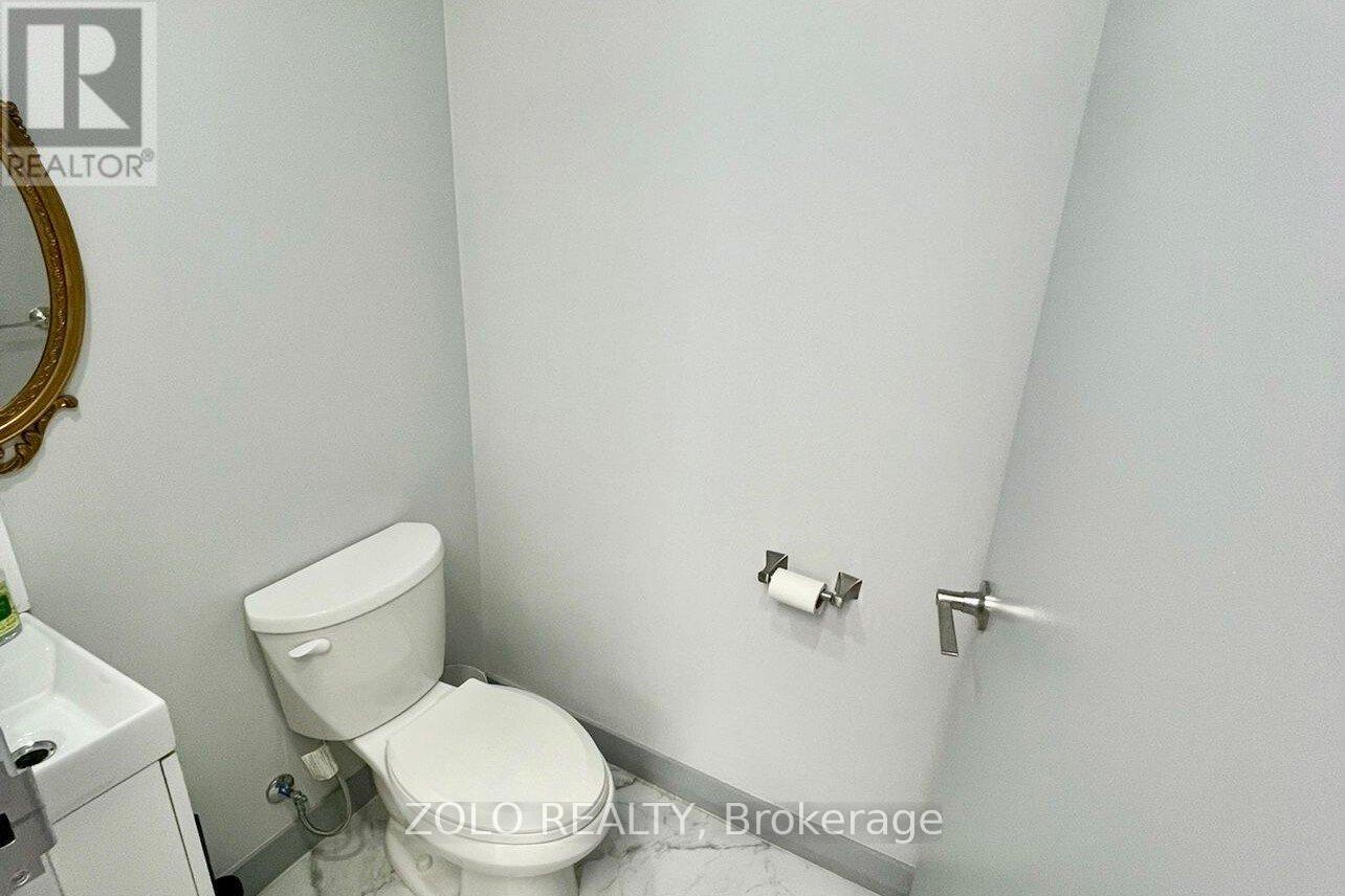 Photo 10 of 1612 Eglinton Avenue W, Toronto ON