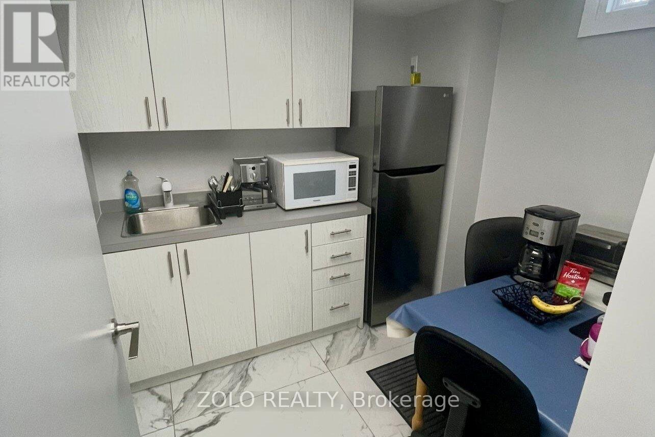 Photo 8 of 1612 Eglinton Avenue W, Toronto ON