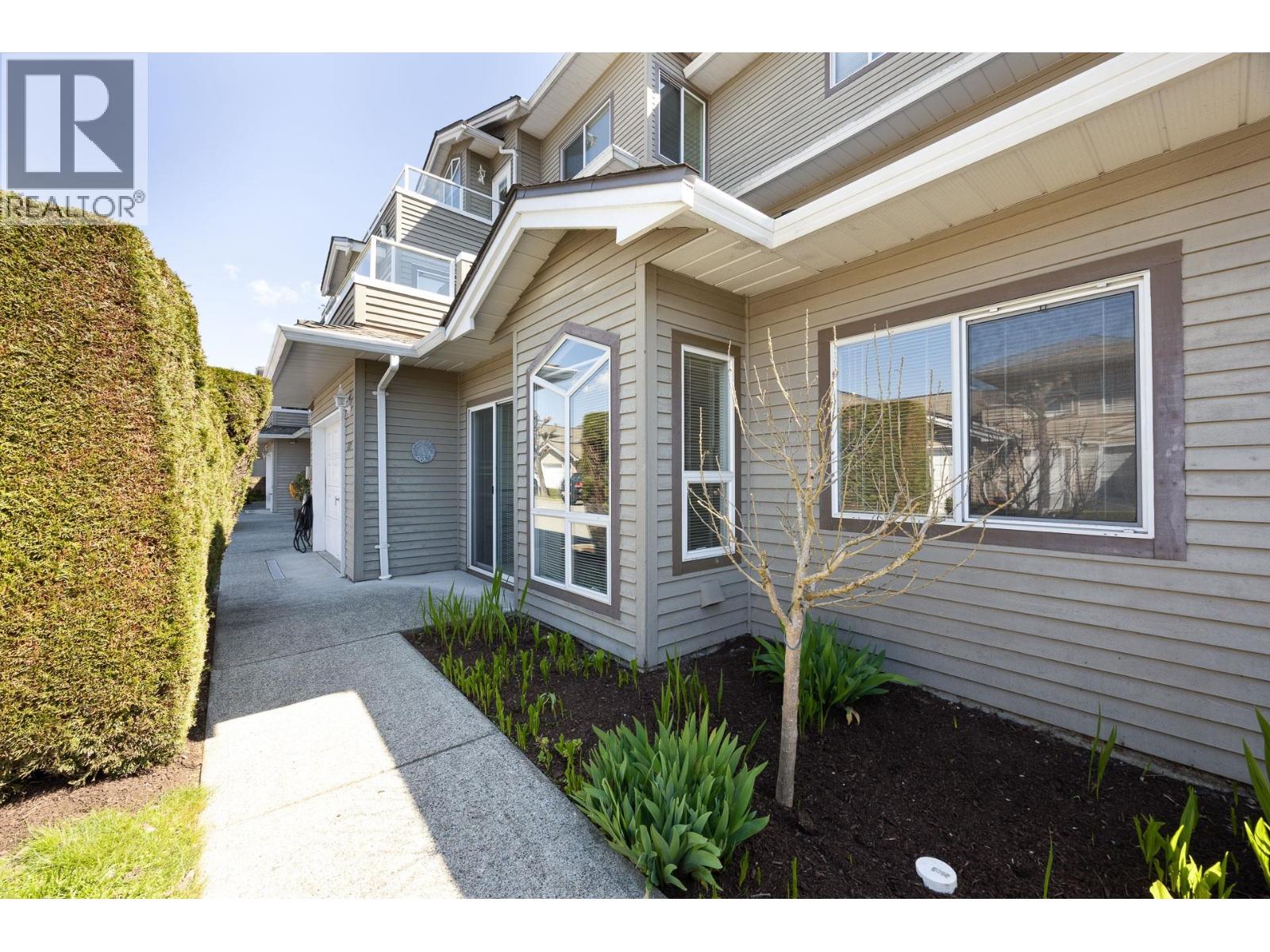 Photo 22 of 1122 Oflaherty Gate, Port Coquitlam BC