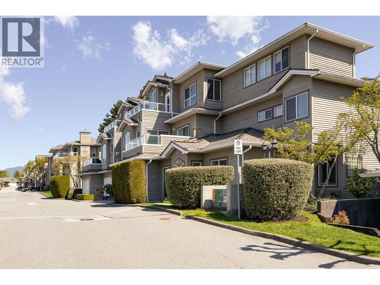 Photo 24 of 1122 Oflaherty Gate, Port Coquitlam BC