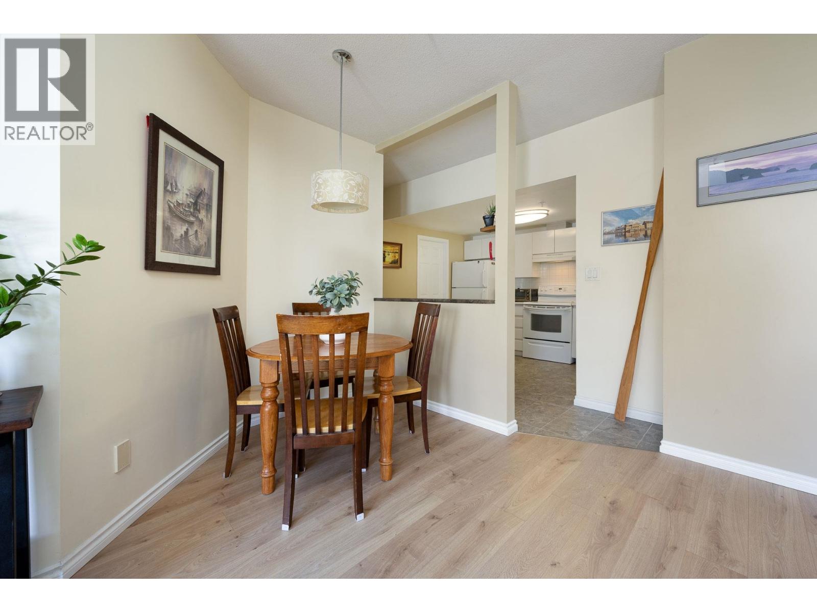 Photo 6 of 1122 Oflaherty Gate, Port Coquitlam BC