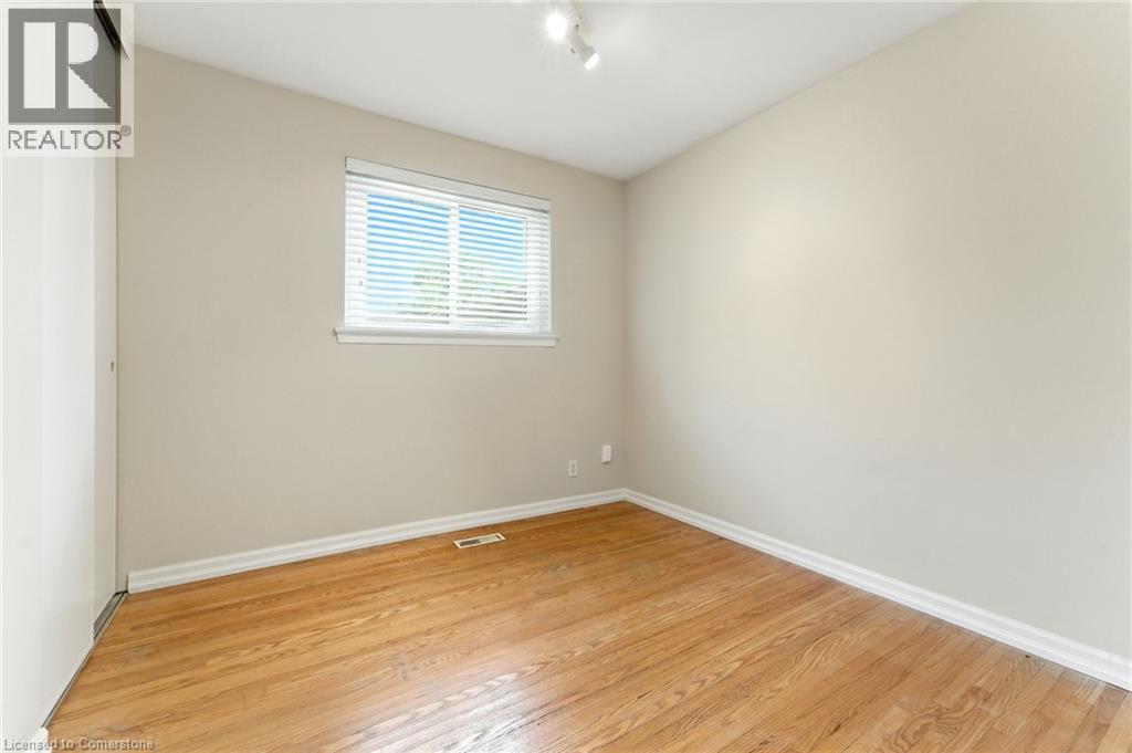 Photo 37 of 51 Pleasant Avenue, Dundas ON