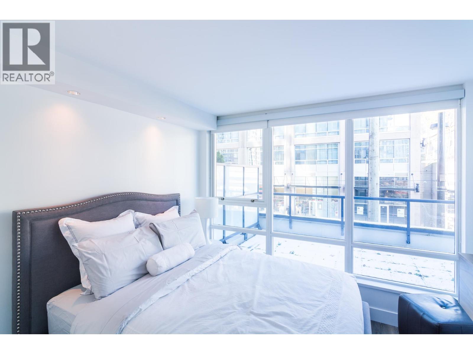 Photo 11 of 305 928 Beatty Street, Vancouver BC