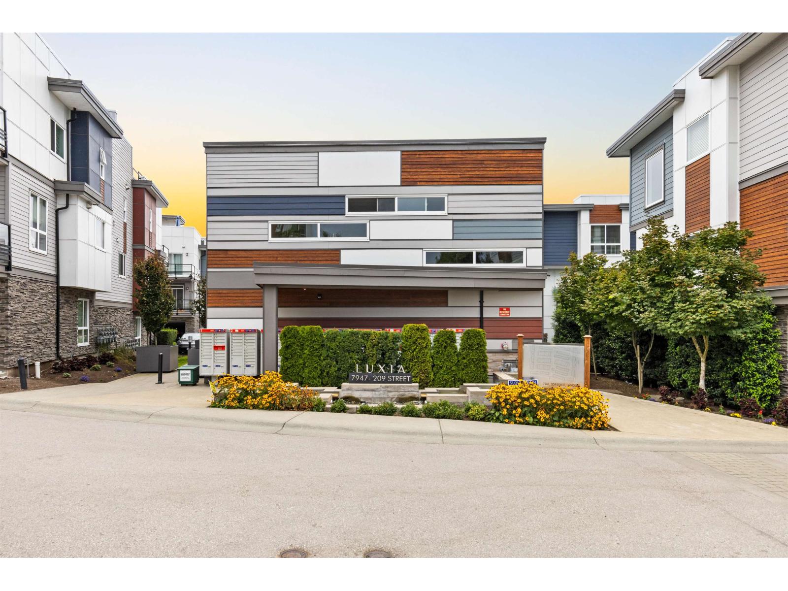 Photo 23 of 81 7947 209 Street, Langley BC