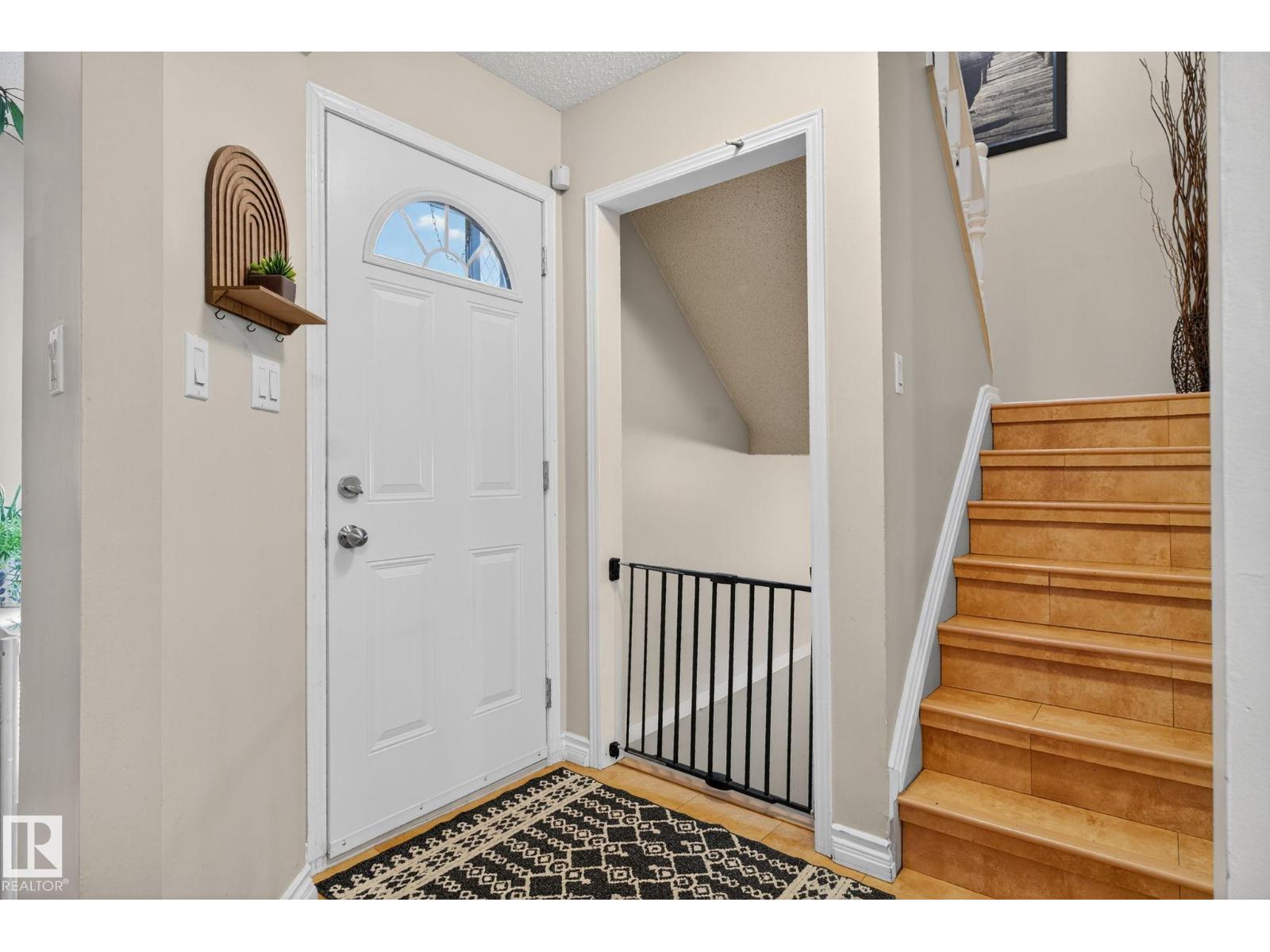 Single Family House for Sale in   AV NW Edmonton 