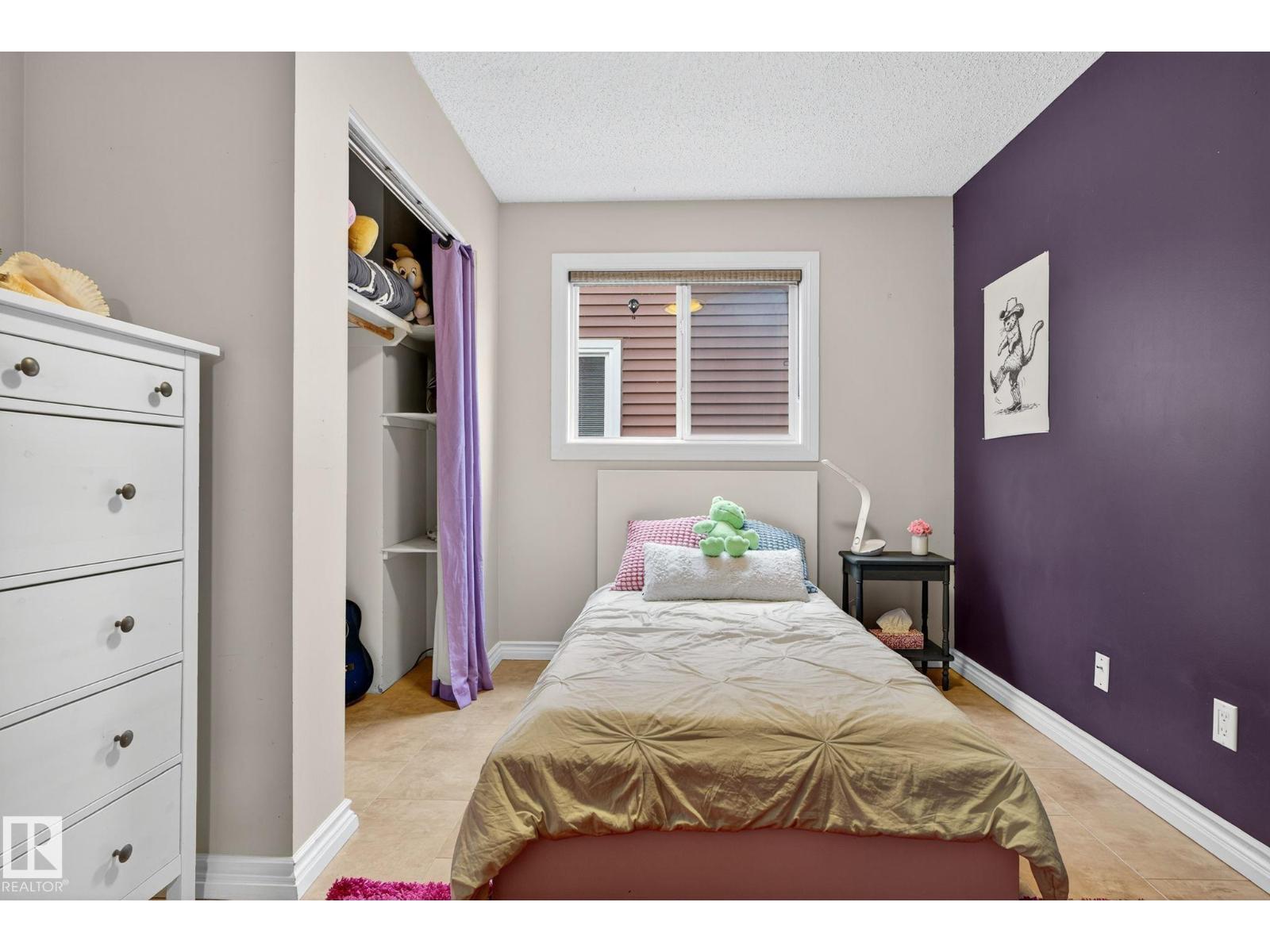 Single Family House for Sale in   AV NW Edmonton 
