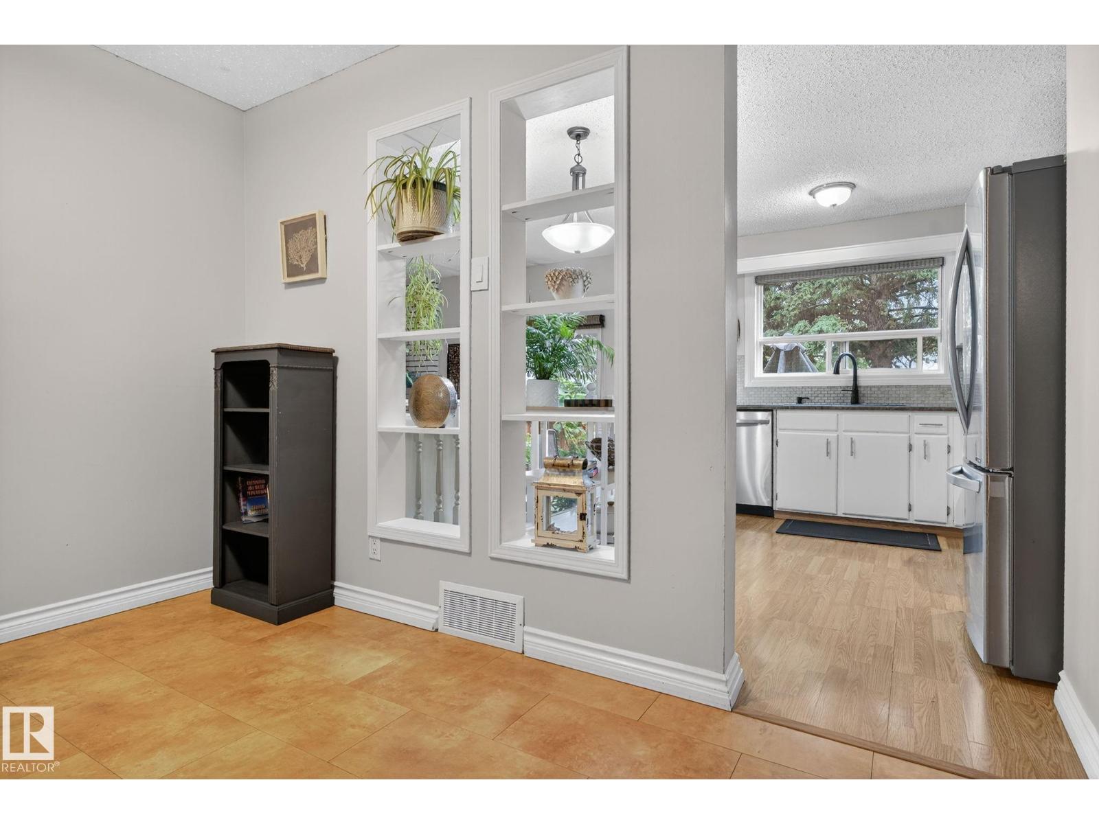 Single Family House for Sale in   AV NW Edmonton 