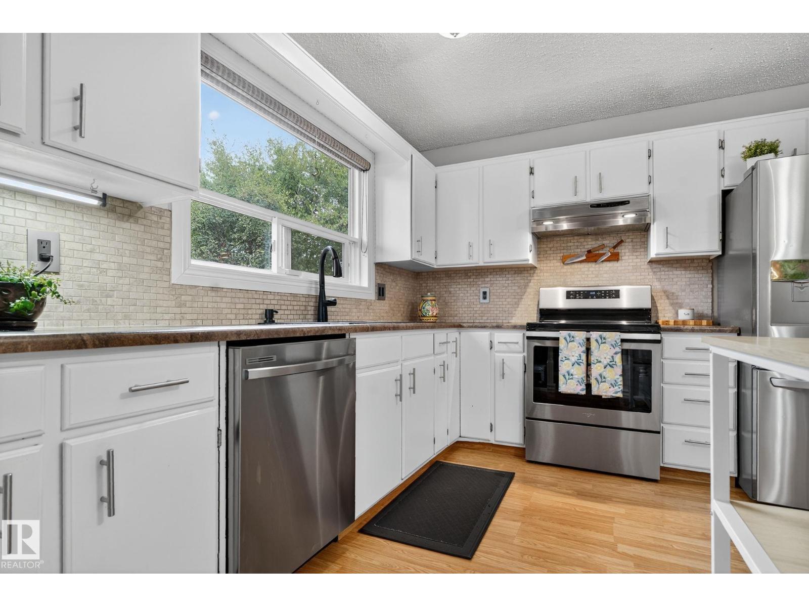 Single Family House for Sale in   AV NW Edmonton 