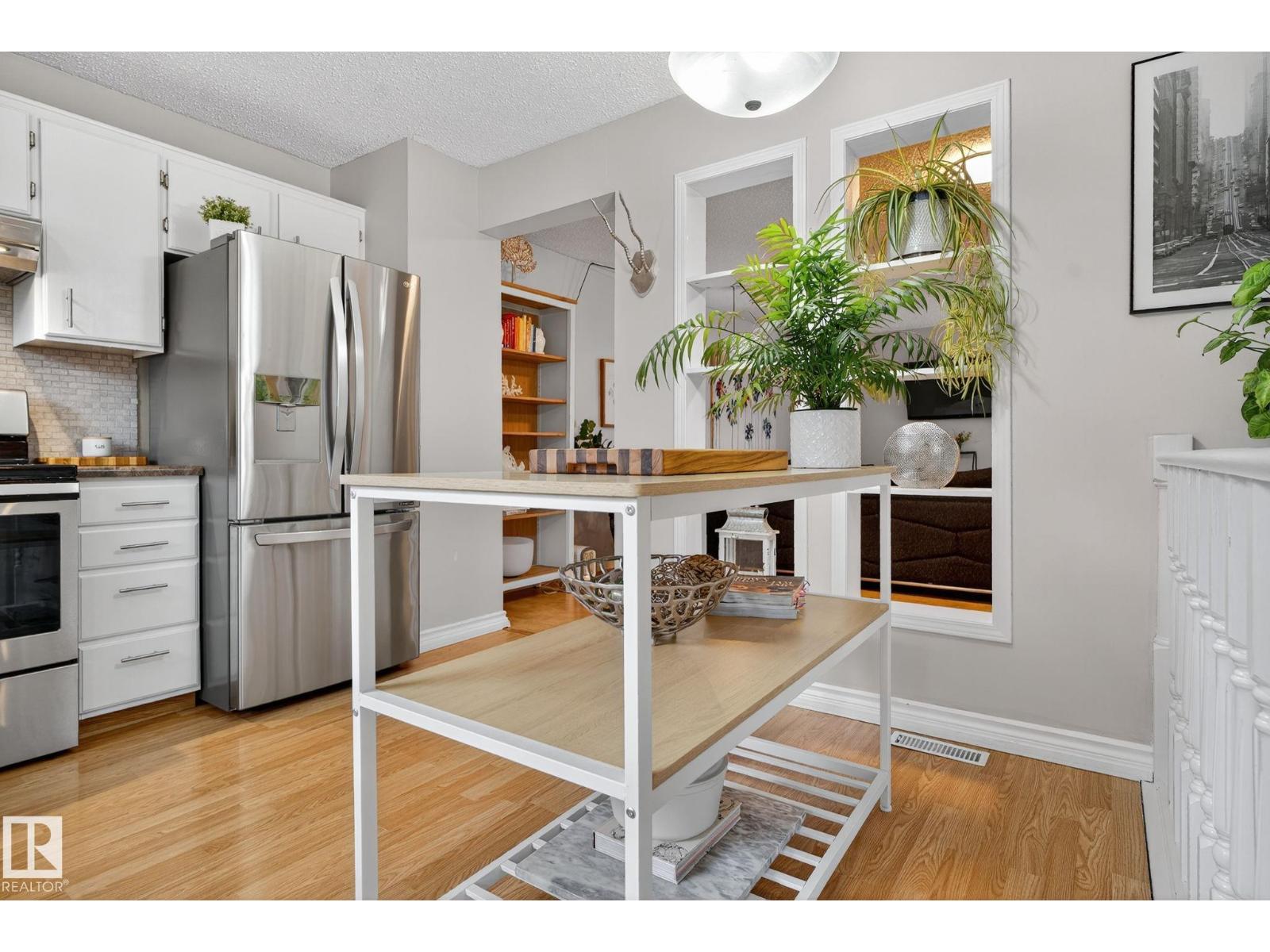 Single Family House for Sale in   AV NW Edmonton 