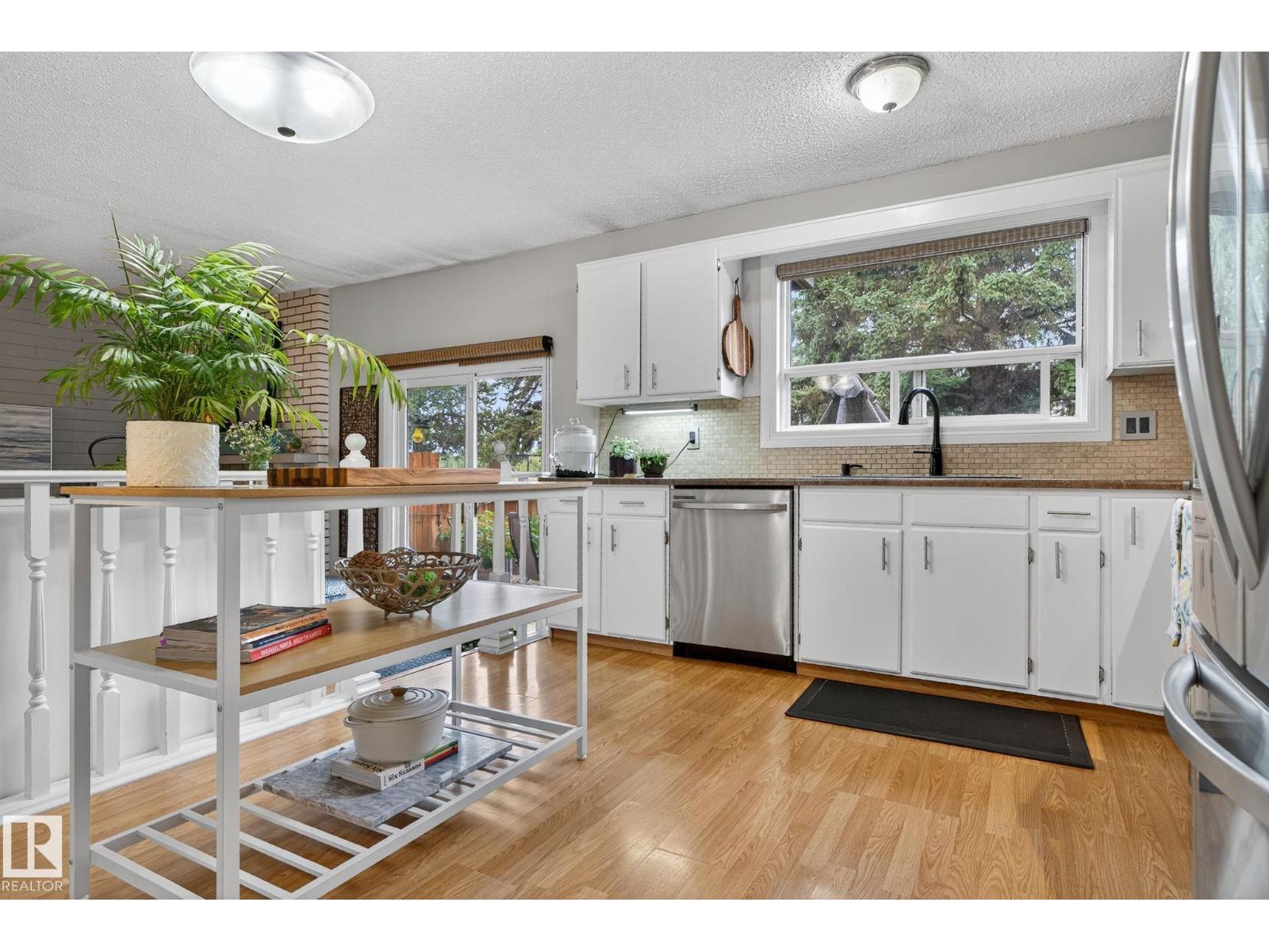Single Family House for Sale in   AV NW Edmonton 