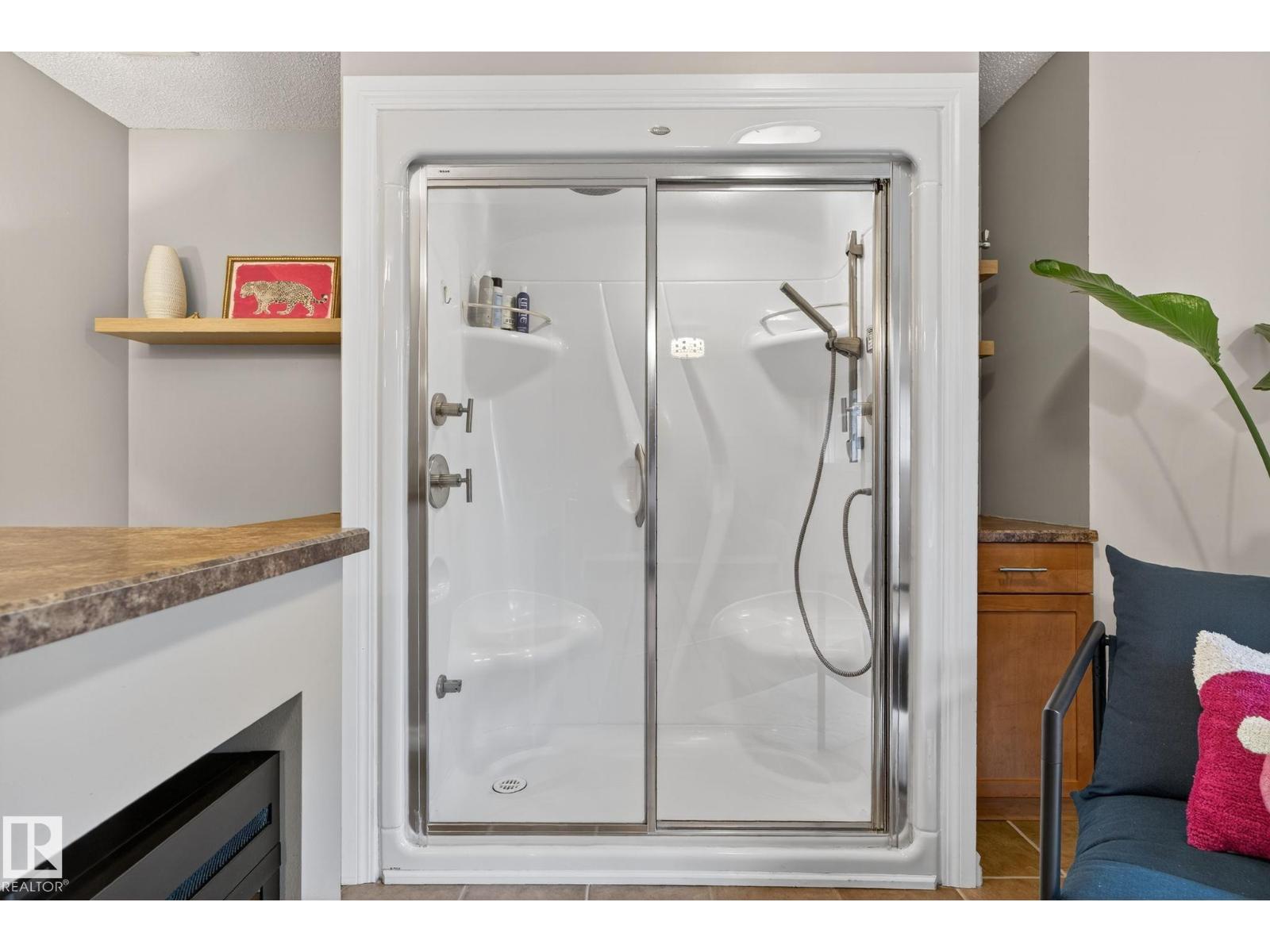 Single Family House for Sale in   AV NW Edmonton 