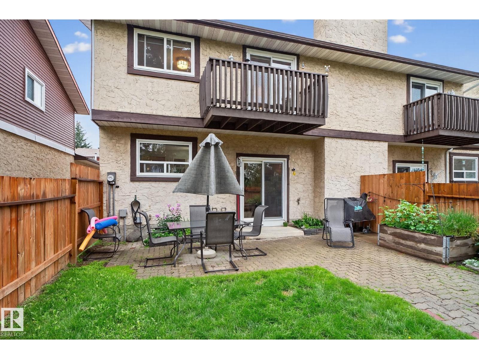 Single Family House for Sale in   AV NW Edmonton 