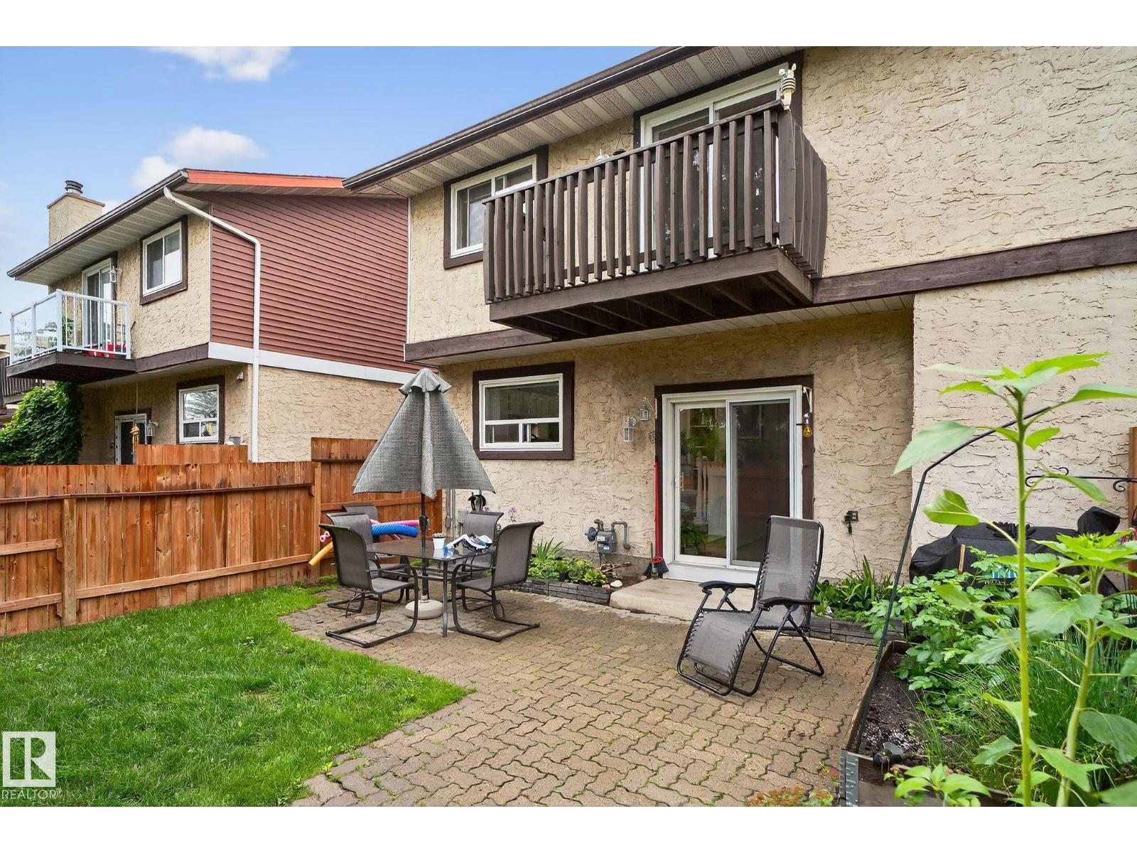 Single Family House for Sale in   AV NW Edmonton 
