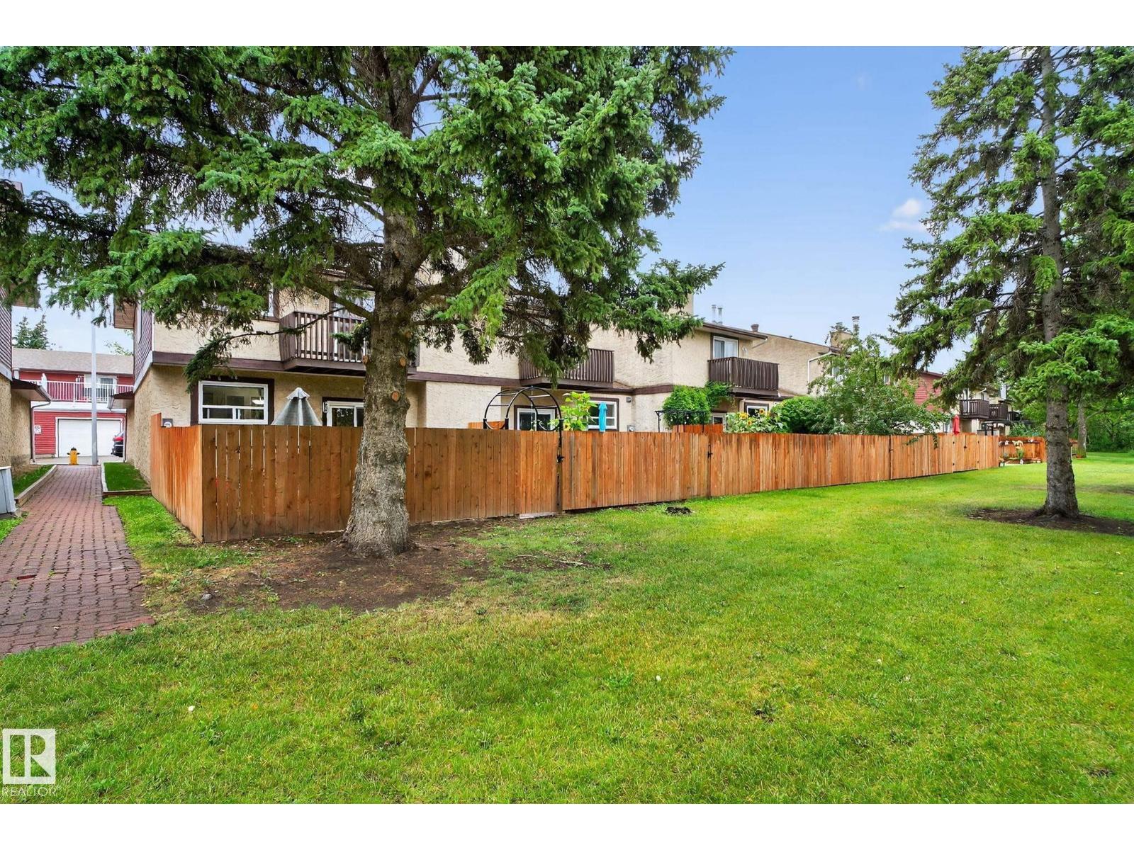 Single Family House for Sale in   AV NW Edmonton 