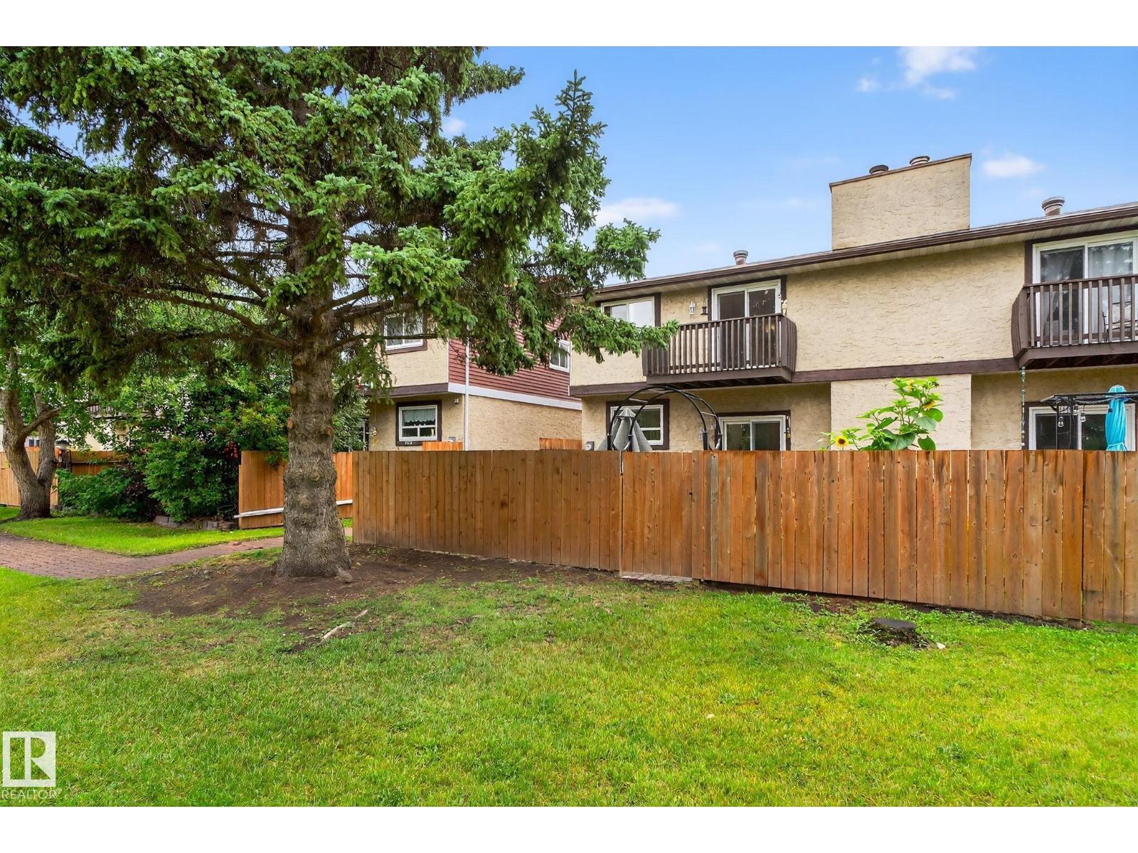 Single Family House for Sale in   AV NW Edmonton 