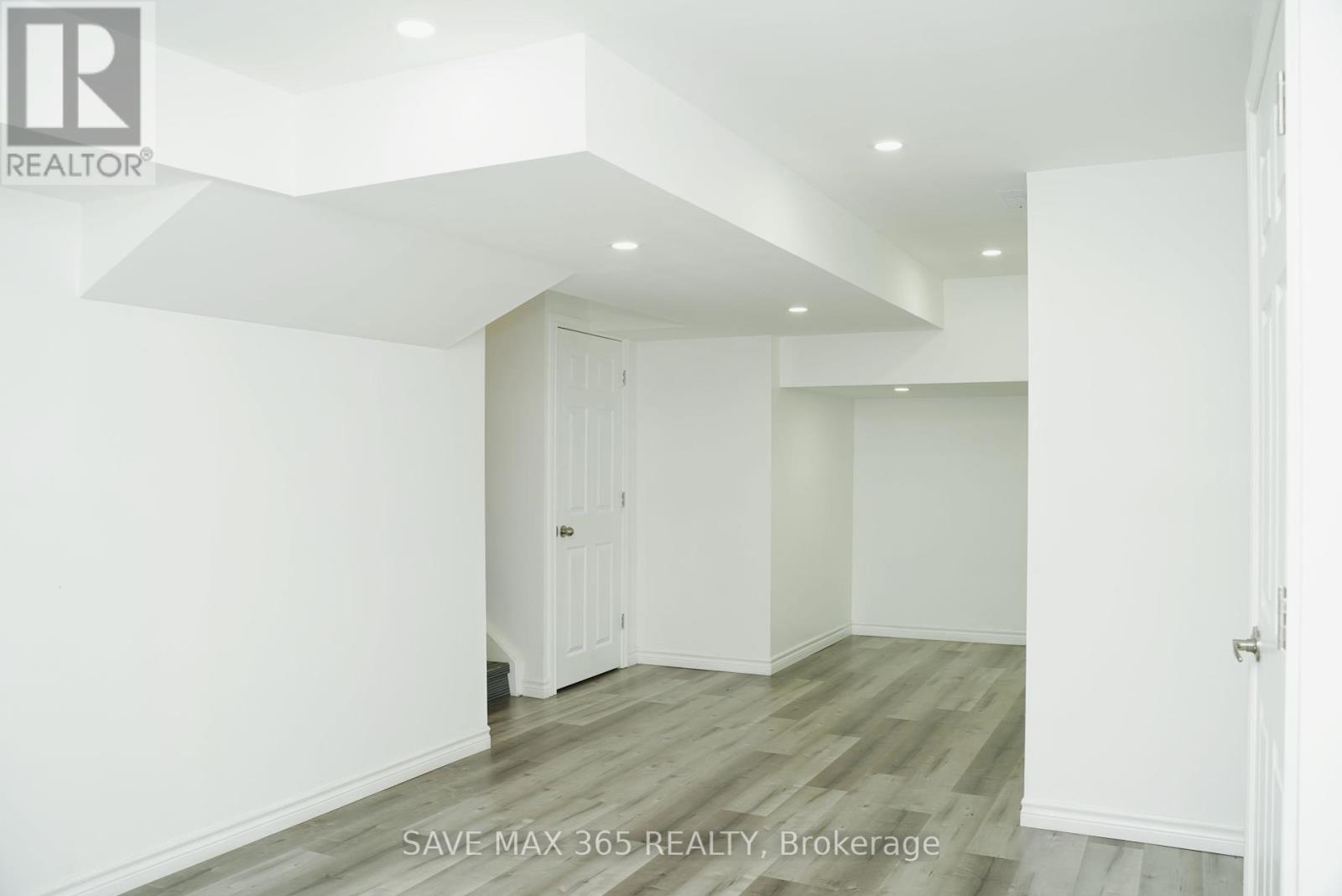 Photo 32 of 264 Waterbrook Lane, Kitchener ON