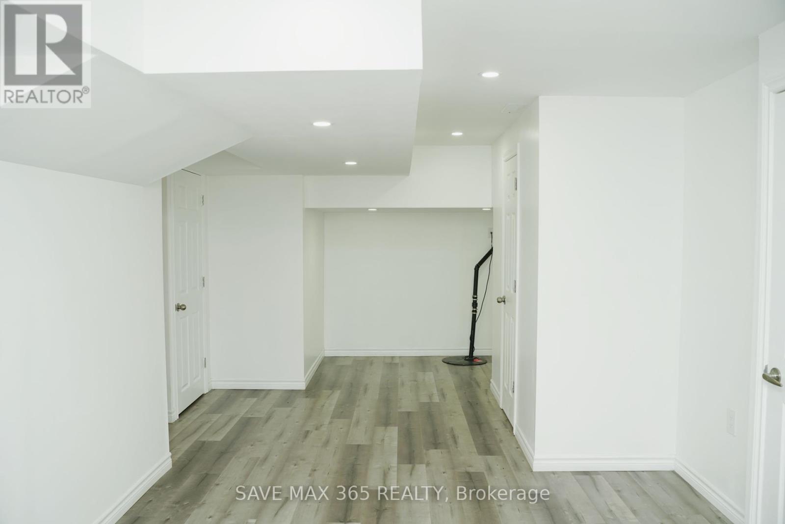 Photo 33 of 264 Waterbrook Lane, Kitchener ON