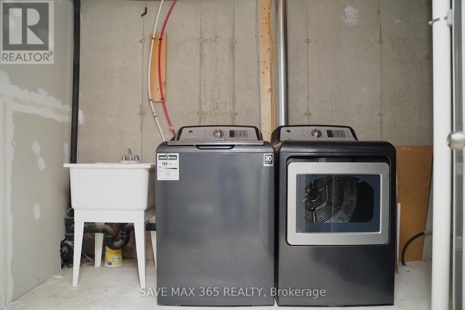 Photo 34 of 264 Waterbrook Lane, Kitchener ON