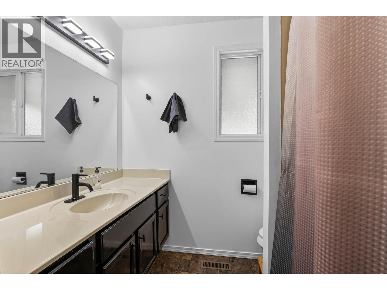 Photo 16 of 509 Durango Drive, Kamloops BC