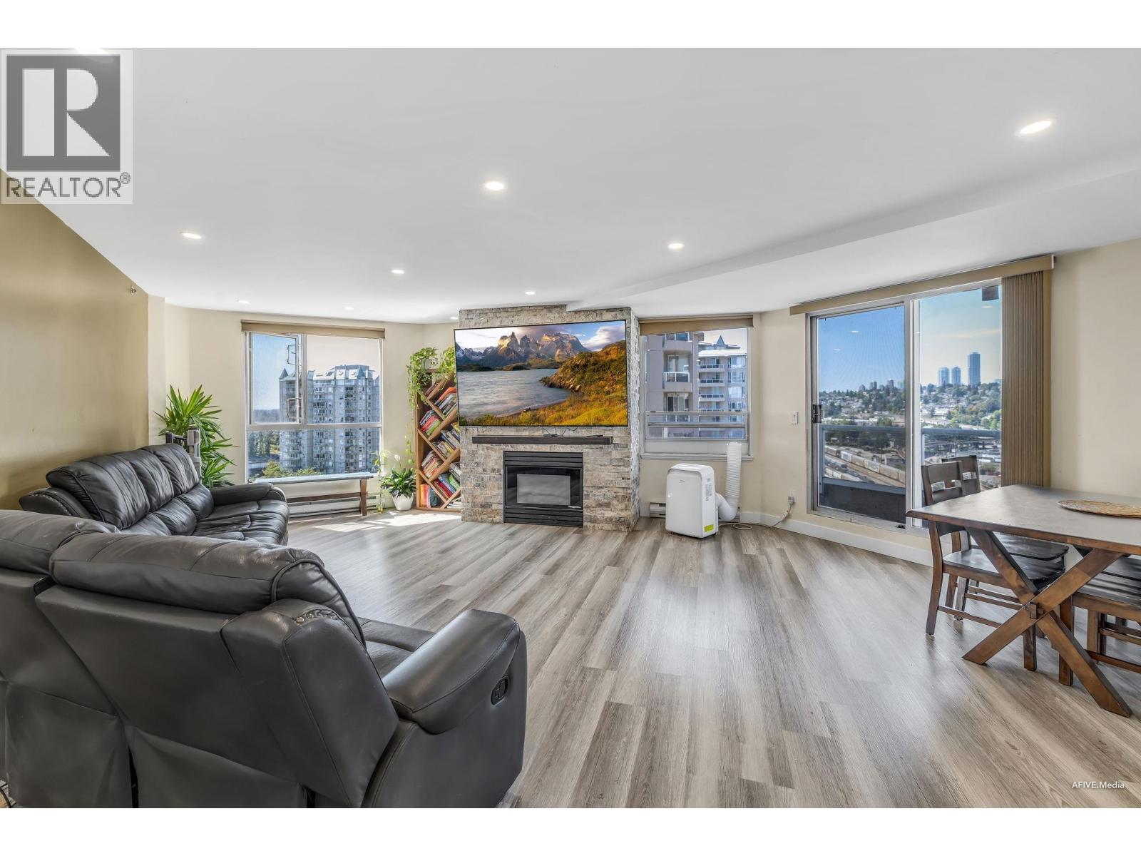 Photo 11 of 1605 1185 Quayside Drive, New Westminster BC