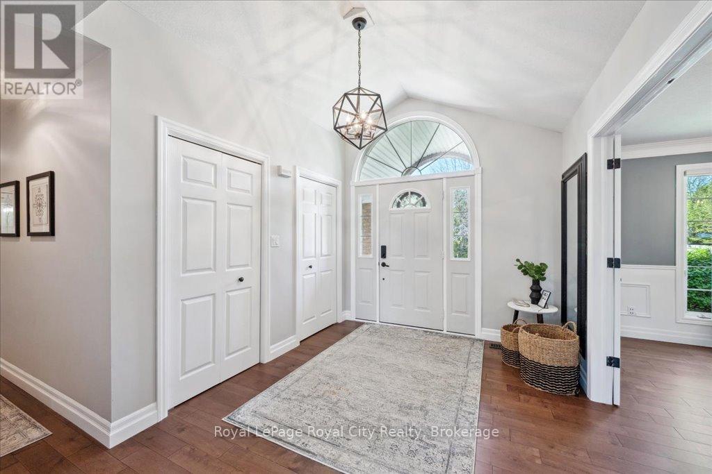 Photo 5 of 790 Dianne Crescent, Centre Wellington ON
