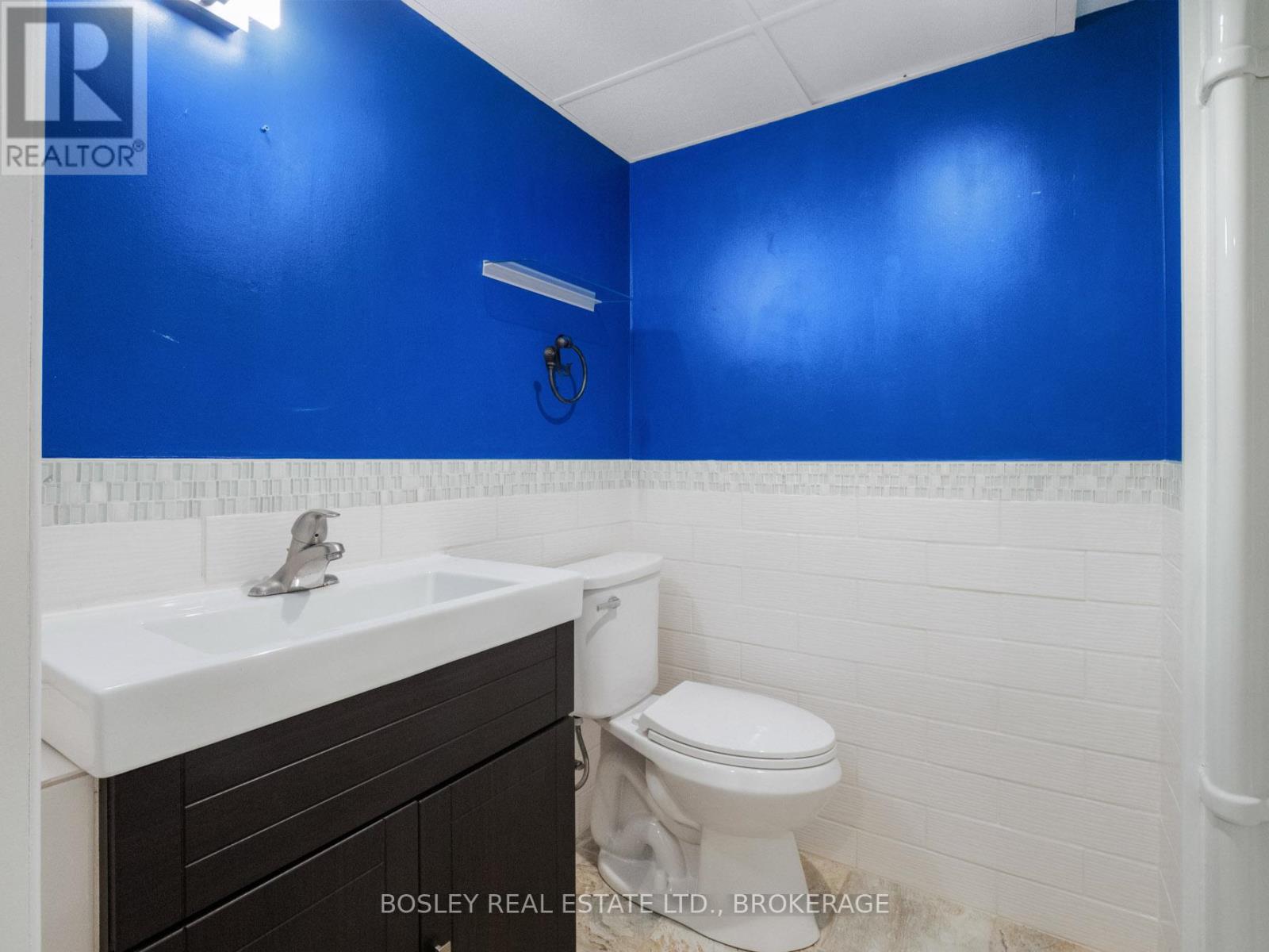 Photo 14 of 257 Lakeshore Road, St Catharines ON