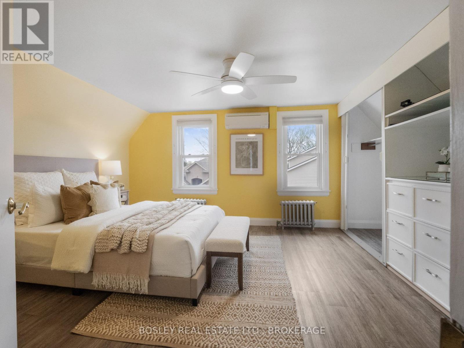 Photo 10 of 257 Lakeshore Road, St Catharines ON