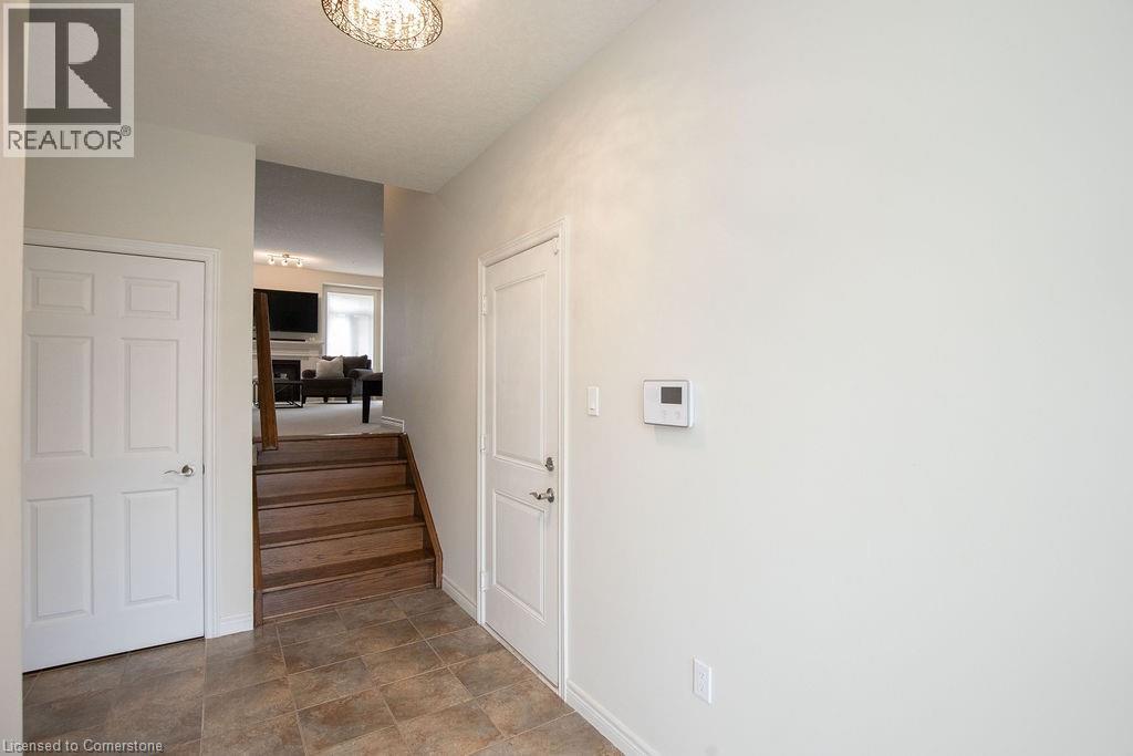 Photo 3 of 69 Winslow Way, Stoney Creek ON