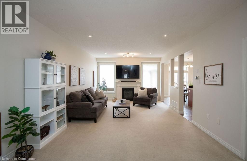 Photo 4 of 69 Winslow Way, Stoney Creek ON