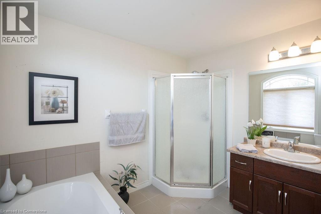 Photo 22 of 69 Winslow Way, Stoney Creek ON