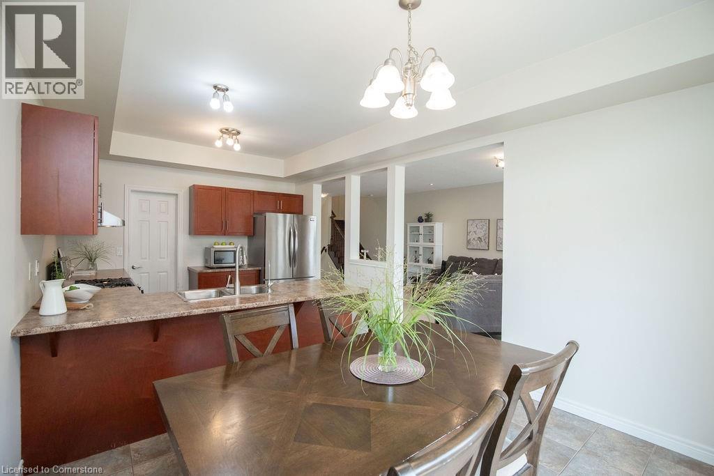 Photo 13 of 69 Winslow Way, Stoney Creek ON