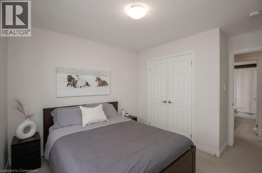 Photo 28 of 69 Winslow Way, Stoney Creek ON