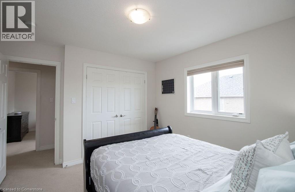 Photo 32 of 69 Winslow Way, Stoney Creek ON